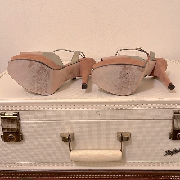 Fendi Suede Platform Heels - Picture 7 of 15